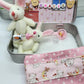 🐰 Mini Peluche de Conejito en Lata – Regalo Divertido y Encantador para Pascua 🎁✨