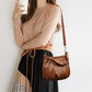 👜✨ Bolso de Hombro de Cuero Suave con Forma de Cubo – Sencillo, Elegante y Perfecto para el Día a Día 💖🌟