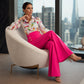 Pantalones acampanados elásticos favorecedores para mujer