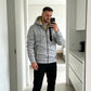 ⏰🔥 ¡OFERTA 50% OFF! 🧥❄️ Chaqueta con Capucha para Hombre – Forro de Peluche Grueso, Cálida, Resistente y Cómoda para el Invierno