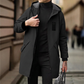 Gabardina cortavientos con capucha de longitud media para hombre