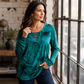 🔥 ¡50% OFF POR TIEMPO LIMITADO! 👚✨ Top de Mujer con Estampado Tie-Dye, Cuello V y Cordones – Cómodo, Moderno y Lleno de Estilo 🌈